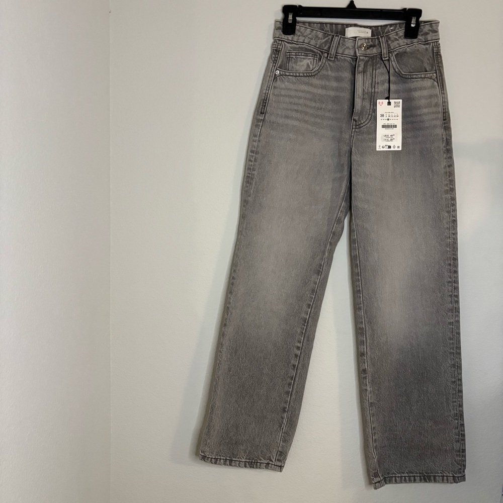 Zara High-Waisted Straight Leg Jeans - Grey Wash - Women’s Size 6